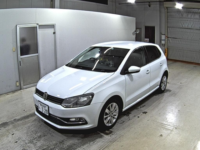 VOLKSWAGEN POLO 2015