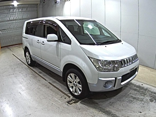 MITSUBISHI DELICA D5 2012