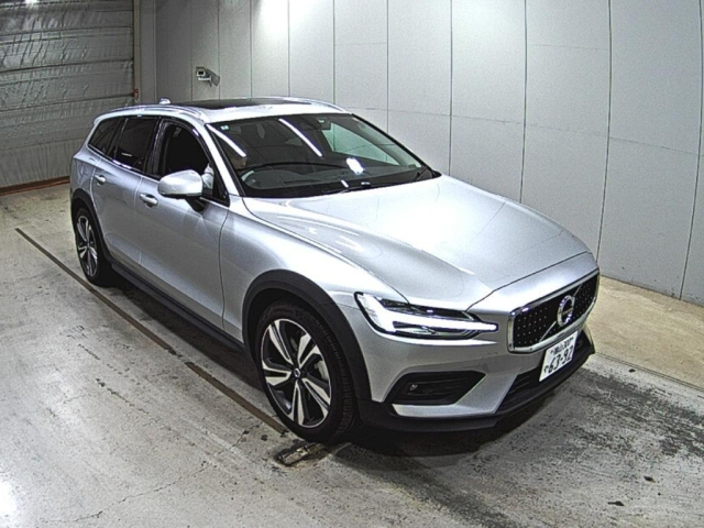 VOLVO V60 2022
