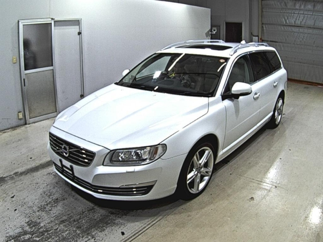 VOLVO V70 2015