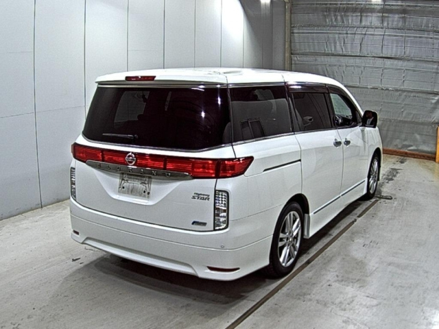 NISSAN ELGRAND 2011
