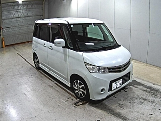 NISSAN ROOX 2011