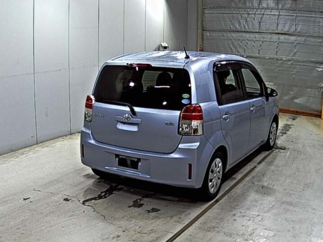 TOYOTA SPADE 2012