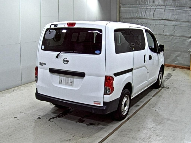 NISSAN NV200 2018