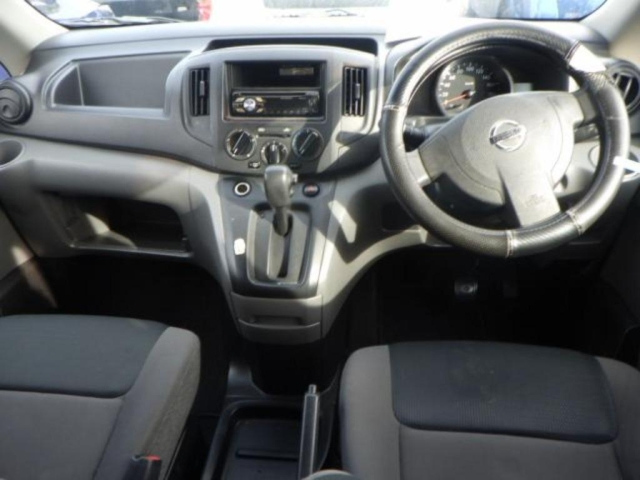 NISSAN NV200 2013