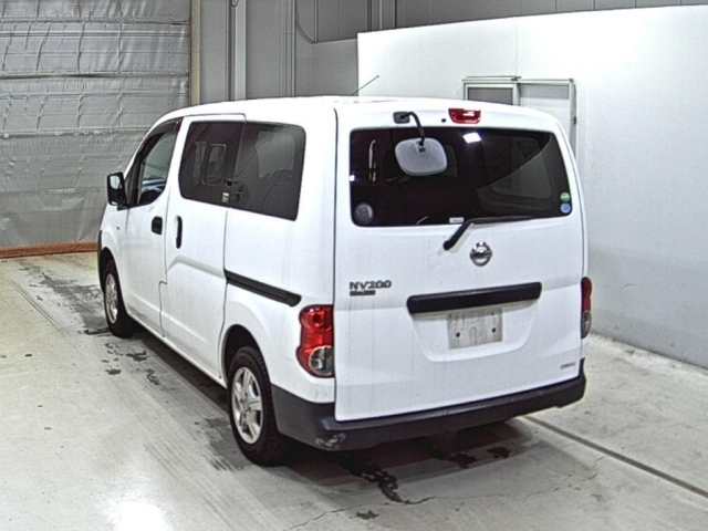 NISSAN NV200 2013