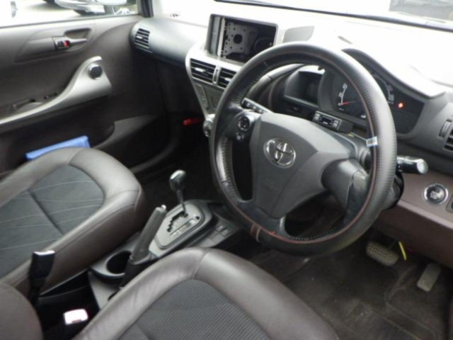 TOYOTA IQ 2009