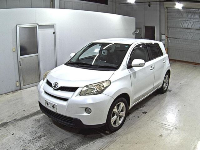 TOYOTA IST 2008