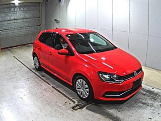 VOLKSWAGEN POLO 2015