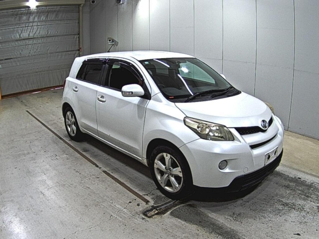 TOYOTA IST 2008