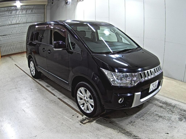 MITSUBISHI DELICA D5 2014