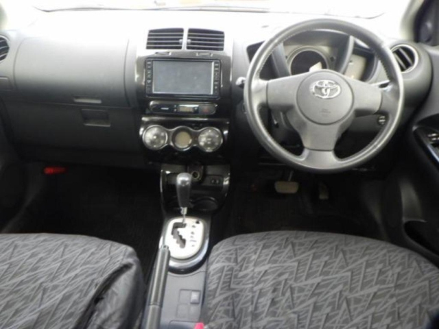 TOYOTA IST 2008