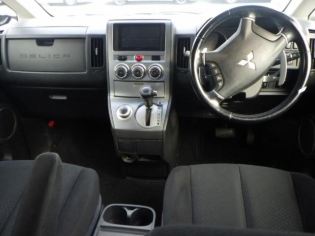 MITSUBISHI DELICA D5 2014