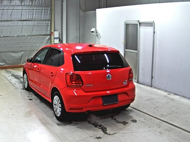 VOLKSWAGEN POLO 2015
