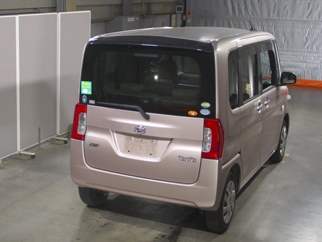 DAIHATSU TANTO 2015