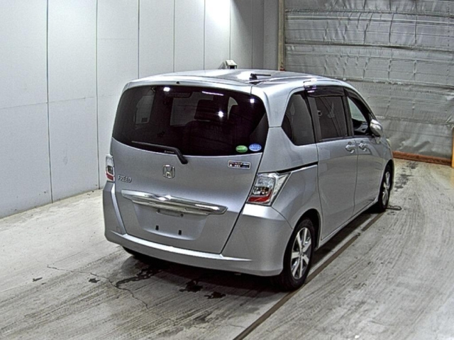 HONDA FREED 2013