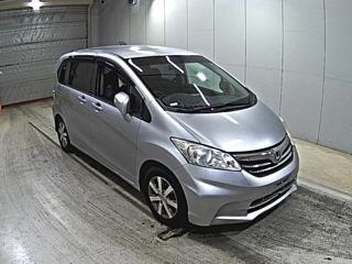HONDA FREED 2013
