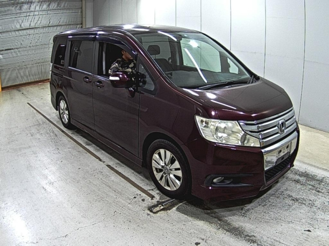 HONDA STEP WAGON 2011