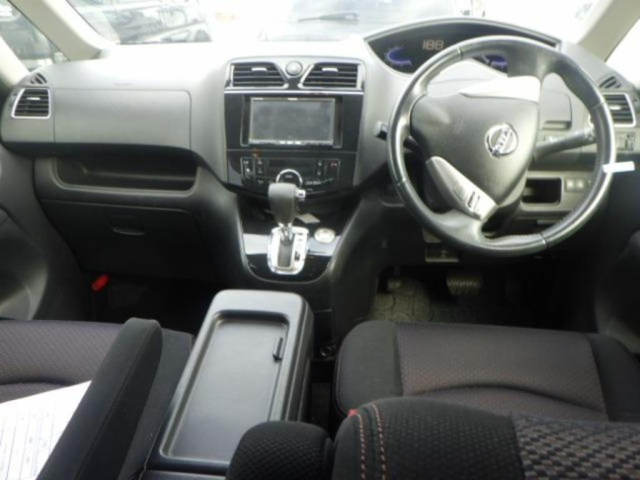 NISSAN SERENA 2012