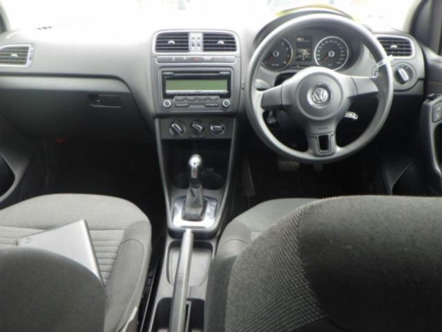 VOLKSWAGEN POLO 2011