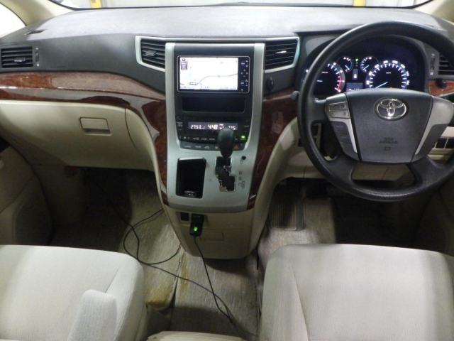 TOYOTA ALPHARD 2009