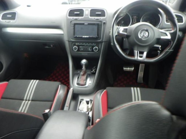 VOLKSWAGEN GOLF 2011