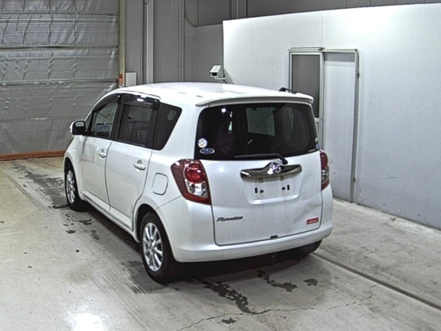 TOYOTA RACTIS 2010