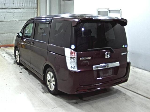 HONDA STEP WAGON 2011