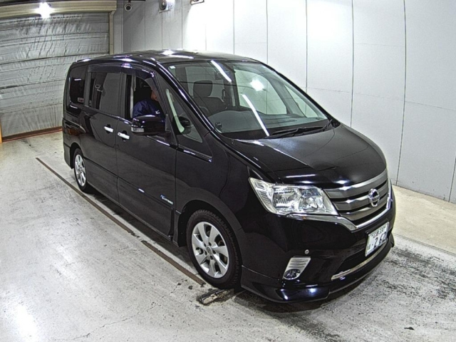 NISSAN SERENA 2013