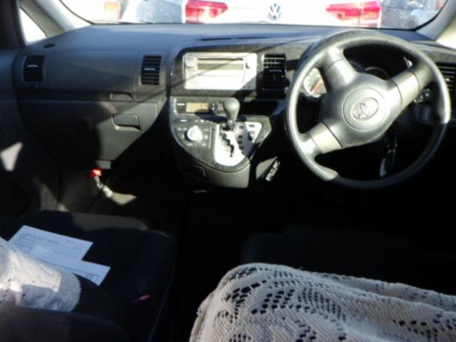 TOYOTA WISH 2008