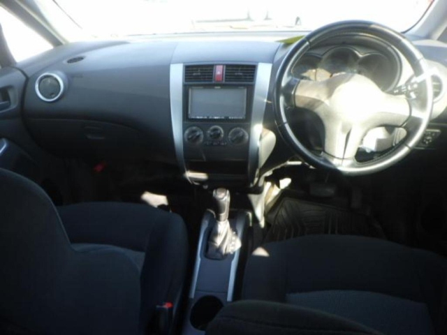 MITSUBISHI COLT PLUS 2009