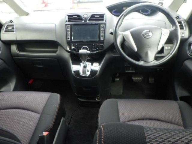 NISSAN SERENA 2013
