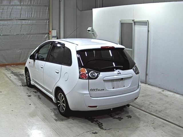 MITSUBISHI COLT PLUS 2009
