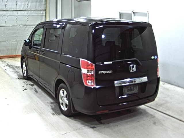 HONDA STEP WAGON 2011