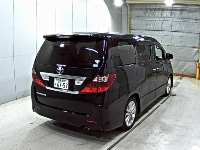 TOYOTA ALPHARD 2009