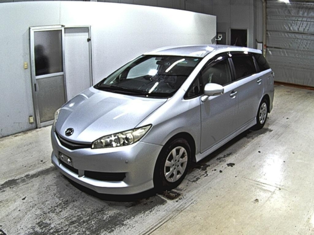 TOYOTA WISH 2014