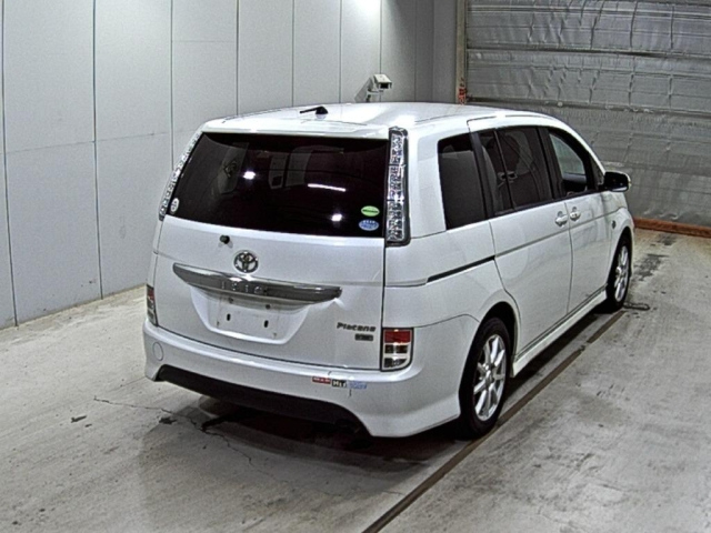 TOYOTA ISIS 2013