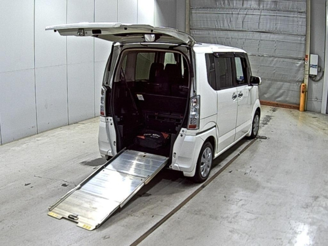 HONDA N BOX PLUS 2017