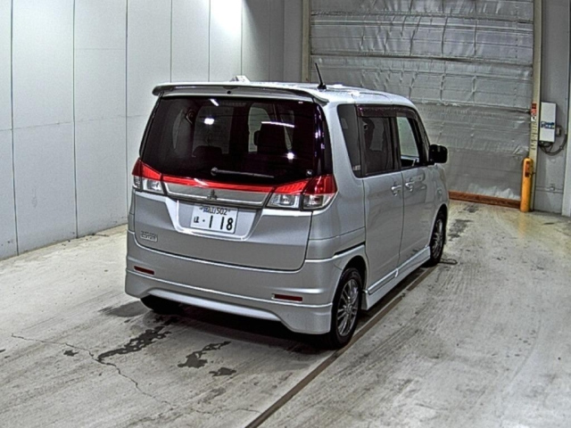 MITSUBISHI DELICA D2 2013
