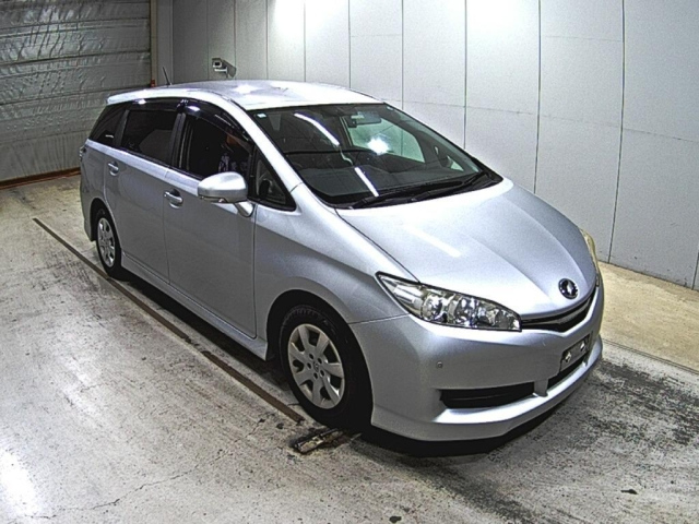 TOYOTA WISH 2014