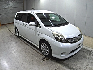 TOYOTA ISIS 2013