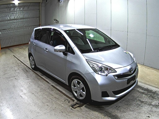 TOYOTA RACTIS 2015