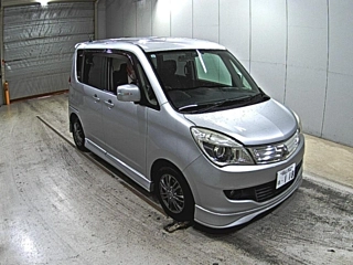 MITSUBISHI DELICA D2 2013