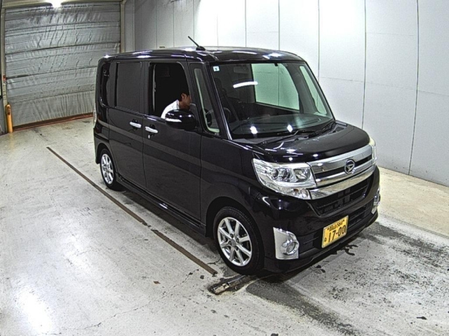 DAIHATSU TANTO 2015