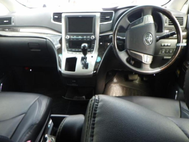 TOYOTA VELLFIRE 2012