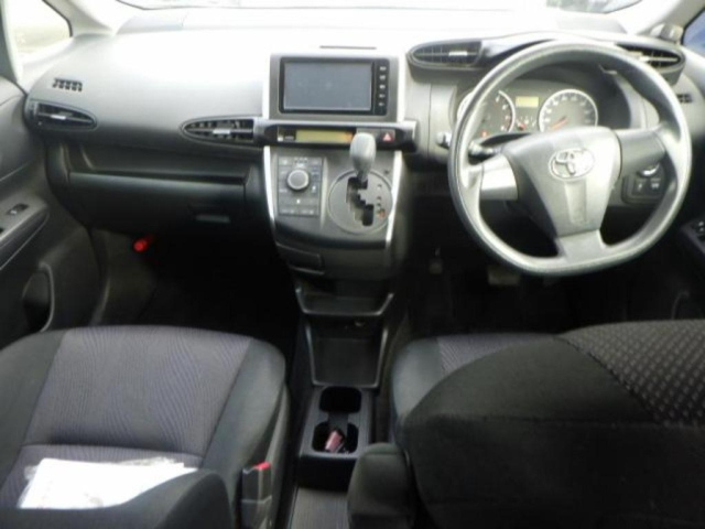 TOYOTA WISH 2014