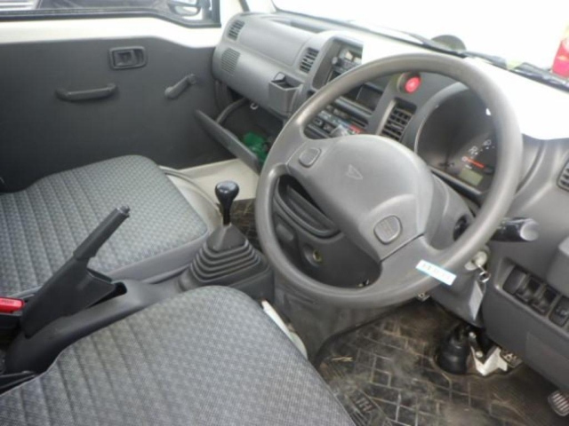 DAIHATSU HIJET TRUCK 2011