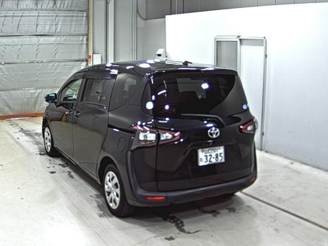 TOYOTA SIENTA 2015