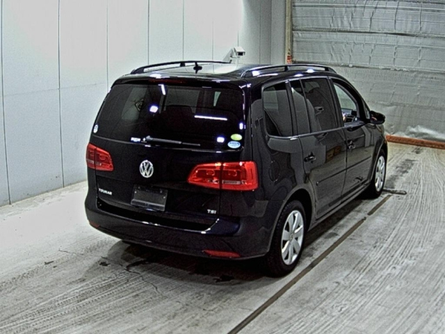 VOLKSWAGEN GOLF TOURAN 2011