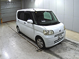 DAIHATSU TANTO 2011